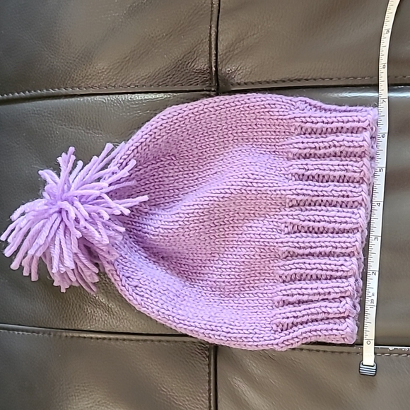 Lavender hand knit hat child - Picture 3 of 4